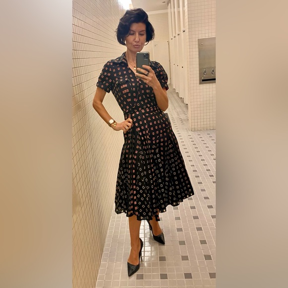 Gorgeous and hot DVF dress - so fun for the summer - dress up or down EUC - Picture 2 of 16